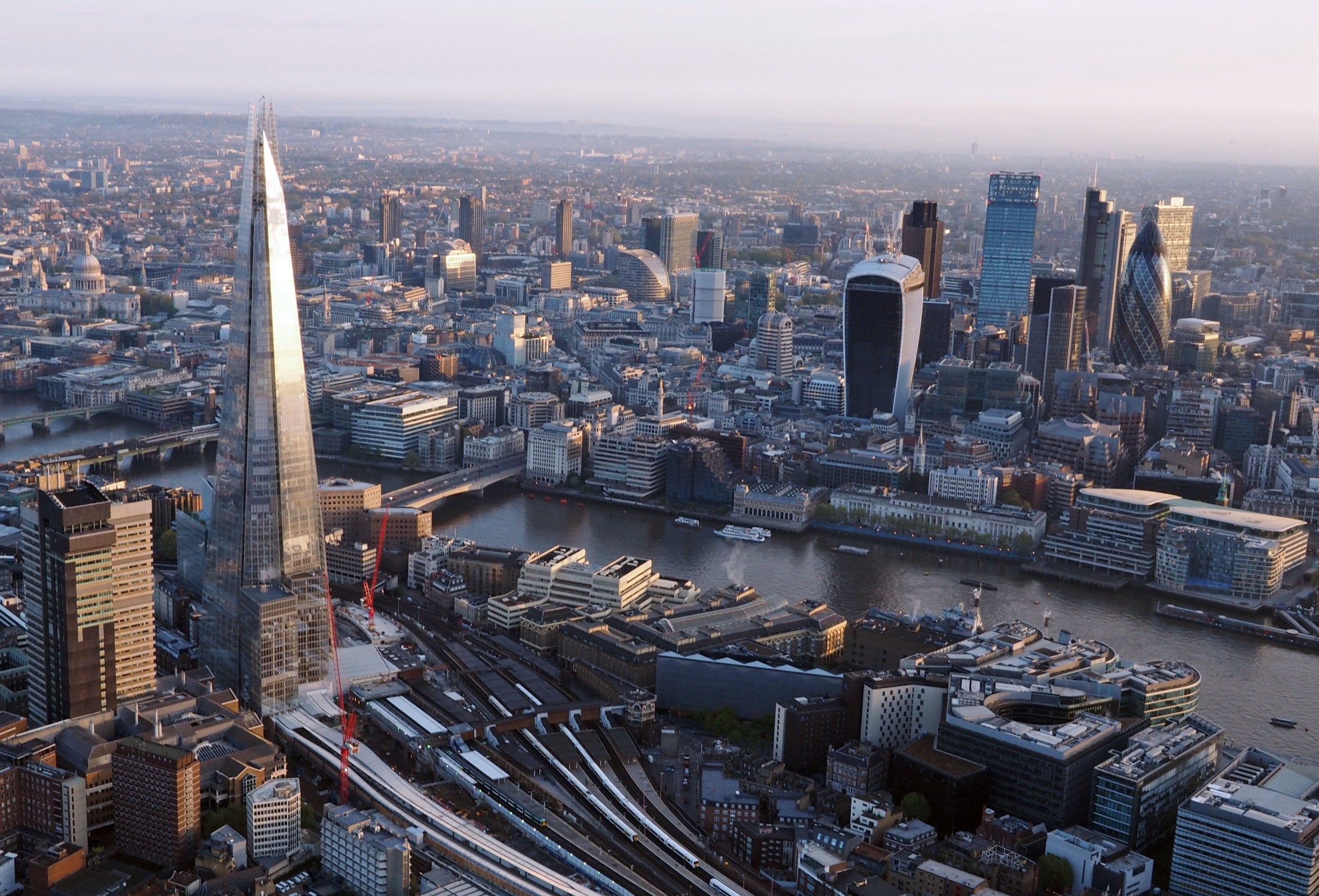 kinh doanh tại UK sau khi thành lập công ty